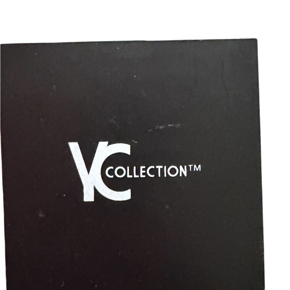 Makeup - Picture 4 of 10